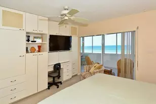 1055 W Peppertree Dr, Sarasota, FL 34242 - Photo 11