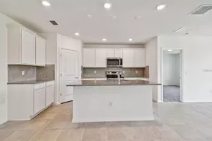 3855 Capri Coast Dr, Plant City, FL 33565 - Photo 3