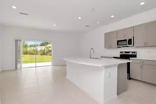 34234 Polacca Ln, Wesley Chapel, FL 33543 - Photo 5