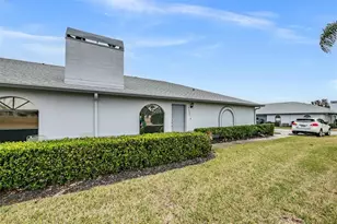 23205 Club Villas Dr, Land O Lakes, FL 34639 - Photo 3