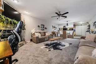 23205 Club Villas Dr, Land O Lakes, FL 34639 - Photo 7