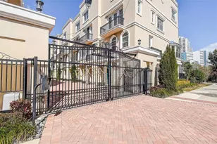 411 Regent Ln N, Saint Petersburg, FL 33701 - Photo 1