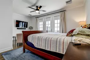 411 Regent Ln N, Saint Petersburg, FL 33701 - Photo 19