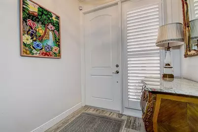 411 Regent Lane N, Saint Petersburg, FL 33701 - Photo 3