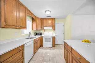 128 Stafford Dr, Palm Harbor, FL 34684 - Photo 5