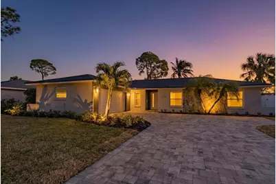 2031 Tanglewood Way NE, Saint Petersburg, FL 33702 - Photo 3