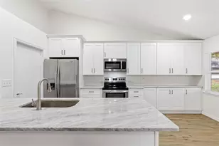 5155 Martinique Dr, Lakeland, FL 33812 - Photo 5