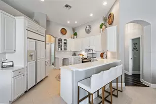 10610 Plantation Bay Dr, Tampa, FL 33647 - Photo 9