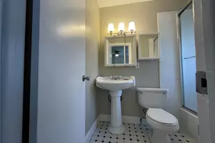 10204 N Edison Ave, Tampa, FL 33612 - Photo 17