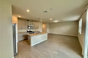 3204 Fresno Pl, Zephyrhills, FL 33541 - Photo 11