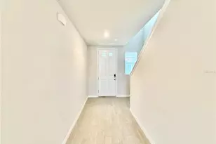 3204 Fresno Pl, Zephyrhills, FL 33541 - Photo 5