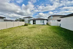 3204 Fresno Pl, Zephyrhills, FL 33541 - Photo 17