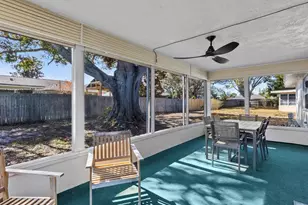 2573 Redwood Cir, Clearwater, FL 33763 - Photo 11