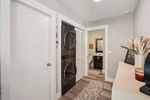 8951 Eastman Dr, Tampa, FL 33626 - Photo 23