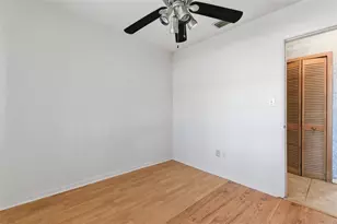 1715 W Overpar Dr, Tampa, FL 33612 - Photo 31