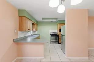 1715 W Overpar Dr, Tampa, FL 33612 - Photo 19