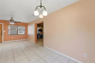 1715 W Overpar Dr, Tampa, FL 33612 - Photo 15