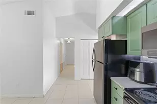 821 Pine St, Tarpon Springs, FL 34689 - Photo 19