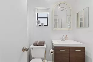 821 Pine St, Tarpon Springs, FL 34689 - Photo 25