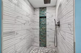 690 Island Way, Clearwater Beach, FL 33767 - Photo 19