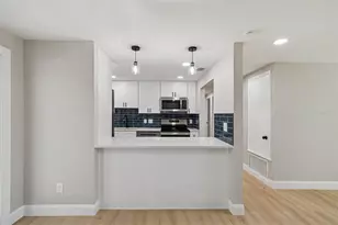 8818 Auburn Way, Tampa, FL 33615 - Photo 13