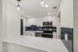 8818 Auburn Way, Tampa, FL 33615 - Photo 15
