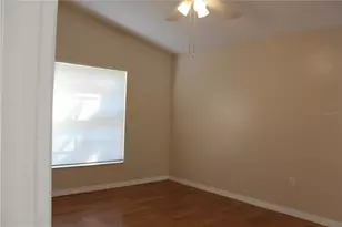 8713 N Tangerine Pl, Tampa, FL 33617 - Photo 13