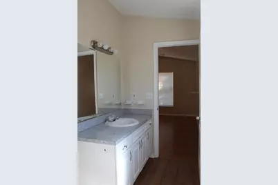 8713 N Tangerine Place, Tampa, FL 33617 - Photo 15