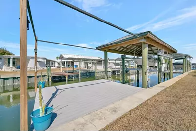 129 E Saint Lucia Loop, Apollo Beach, FL 33572 - Photo 3