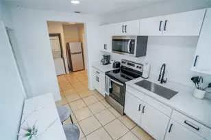 1361 29th St S, Saint Petersburg, FL 33712 - Photo 7