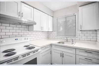 5991 Fairfield Avenue S, Saint Petersburg, FL 33707 - Photo 9