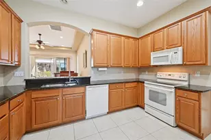 1013 Chelsea Greens Ct, Sun City Center, FL 33573 - Photo 11