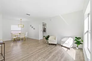 1421 Tahoe Springs Ct, Ruskin, FL 33570 - Photo 9