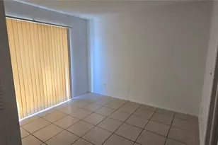 7017 Waterside Dr, Tampa, FL 33617 - Photo 3
