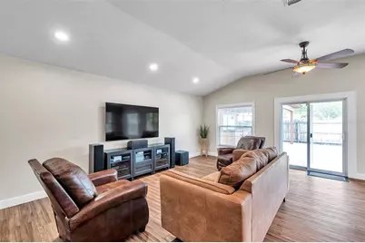 4815 Plantation Drive, Tampa, FL 33615 - Photo 11