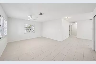 3843 Shore Acres Boulevard NE, Saint Petersburg, FL 33703 - Photo 5