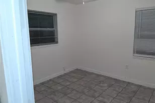 2020 13th St S, Saint Petersburg, FL 33705 - Photo 17