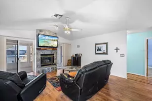 7247 Aberdeen Ct, Weeki Wachee, FL 34607 - Photo 11