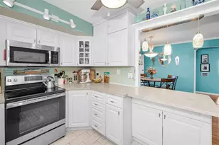 3958 37th St S, Saint Petersburg, FL 33711 - Photo 5