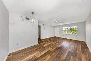 10032 65th Ave N, Saint Petersburg, FL 33708 - Photo 5