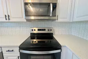 34924 Teeview Ln, Zephyrhills, FL 33541 - Photo 15