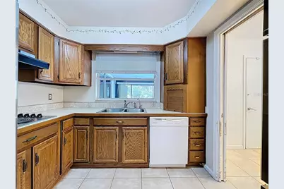 1002 Bay Breeze Terrace, Largo, FL 33770 - Photo 13