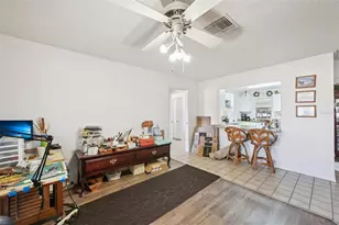 1633 Bentwood Dr, Sun City Center, FL 33573 - Photo 9