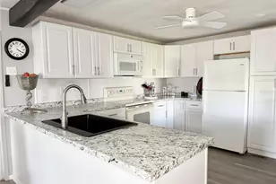 34543 Sweetpea Ln, Zephyrhills, FL 33541 - Photo 7