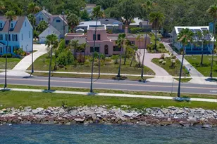 43 Edgewater Dr, Dunedin, FL 34698 - Photo 1