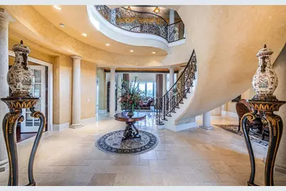 9209 Silverthorn Road, Seminole, FL 33777 - Photo 9