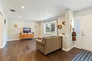 3827 17th St N, Saint Petersburg, FL 33714 - Photo 5