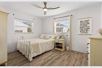 775 39th Avenue NE, Saint Petersburg, FL 33703 - Photo 7