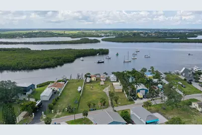 3306 W Shell Point Road, Ruskin, FL 33570 - Photo 5