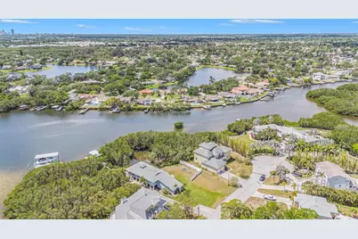 734 Weedon Drive NE, Saint Petersburg, FL 33702 - Photo 13
